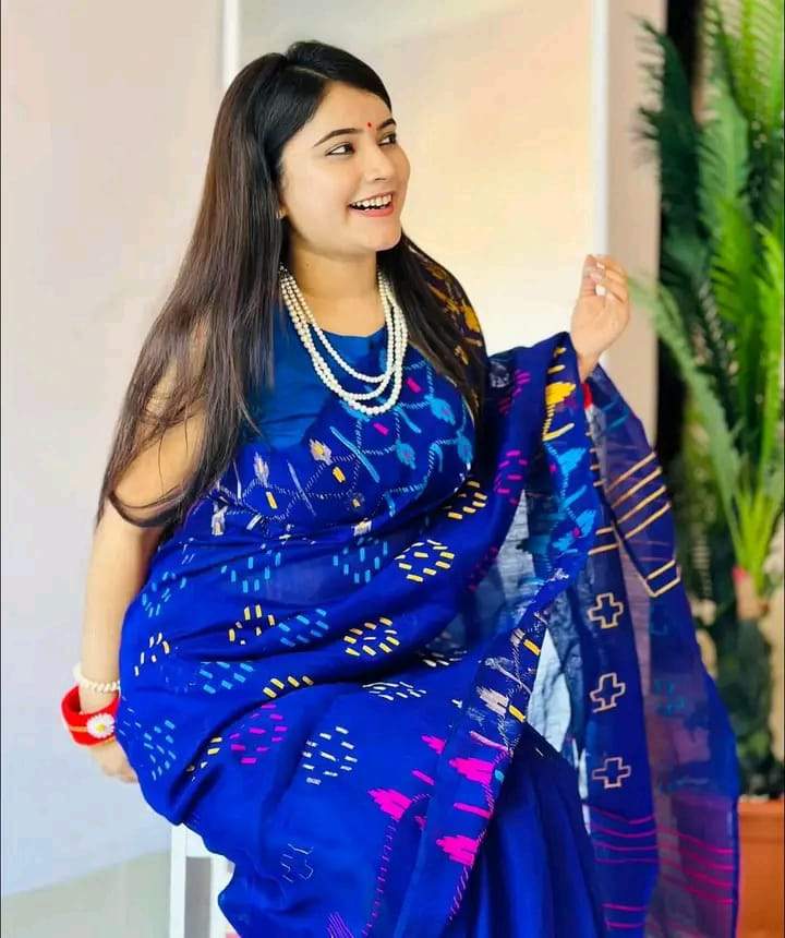 ৬০ কাউন্ট সুতার জামদানি শাড়ির সাথে ব্লাউজ পিছ। DJS-13